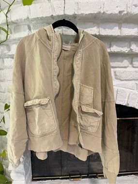 Casual Tan Hooded Bomber Jacket with Patch Pockets